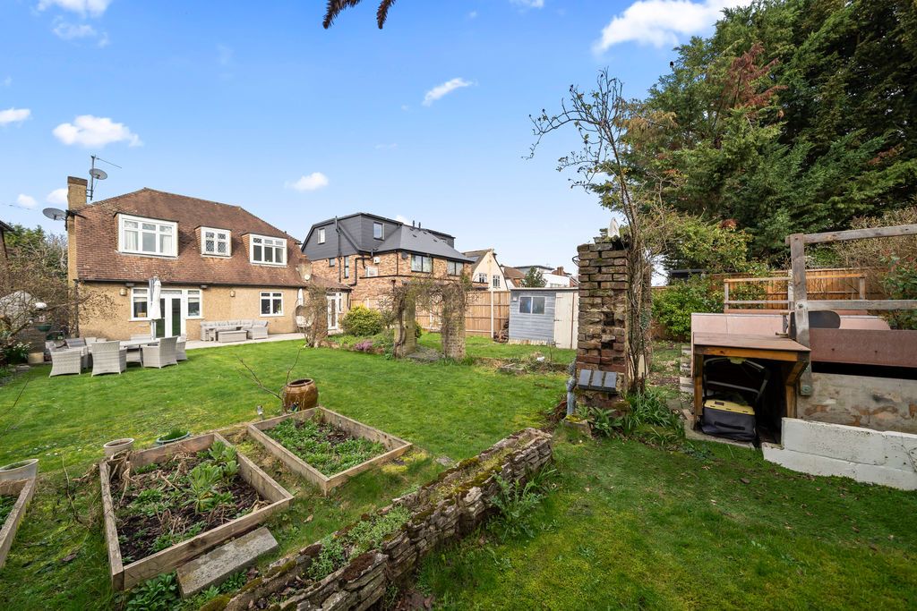 Additional image 22 of 3 bed detached house for saleChurch Road, Worcester Park KT4