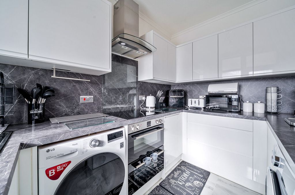 Additional image 3 of 3 bed semi-detached house for saleInhurst Road, Portsmouth, Hampshire PO2