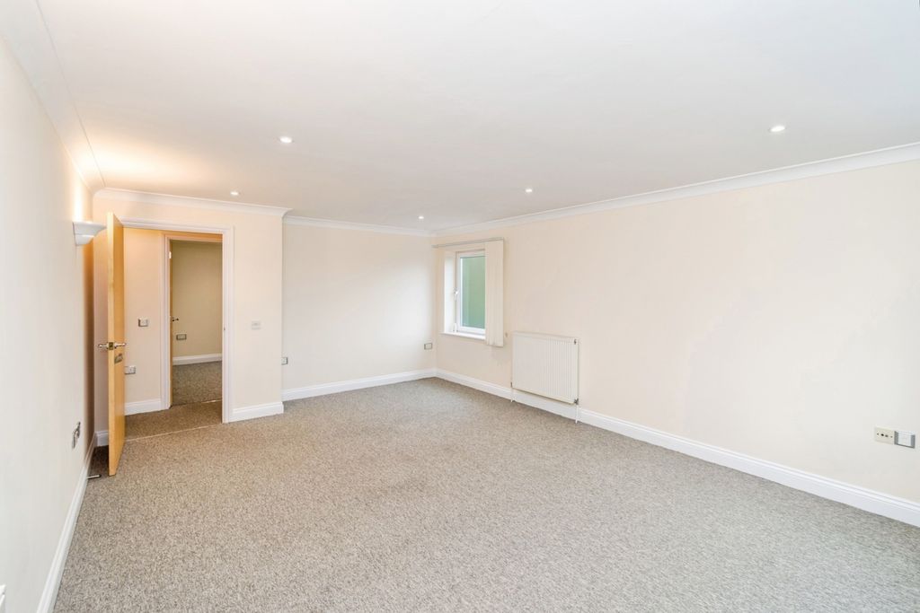 Additional image 4 of 2 bed flat for saleWinchester Road, Southampton, Hampshire SO16