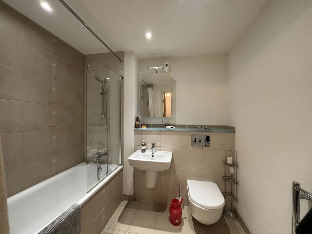 Additional image 6 of 2 bed flat for saleThe Crescent, Gunwharf Quays, Portsmouth PO1