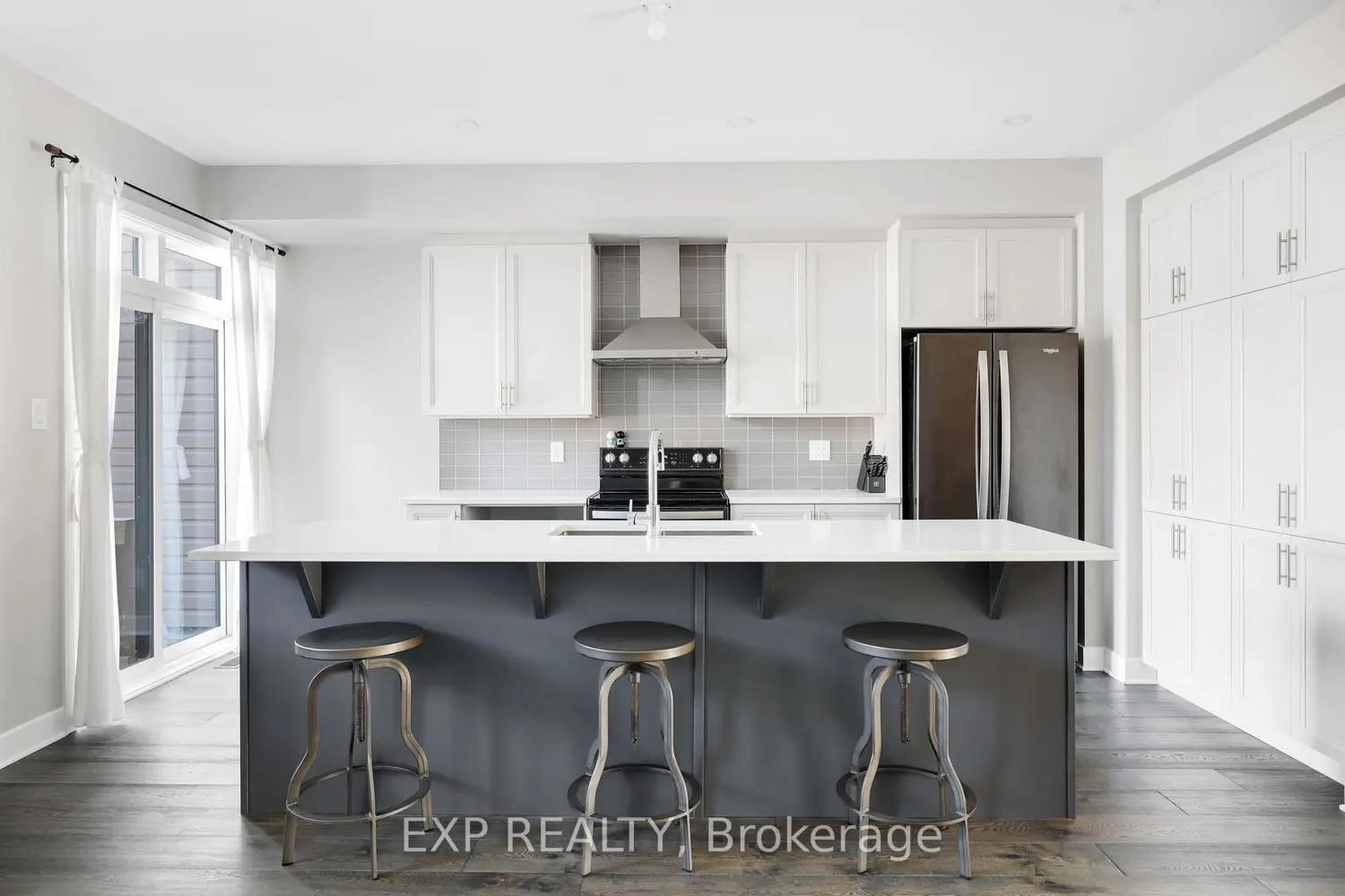Additional image 5 of 1053 Lunar Glow Crescent