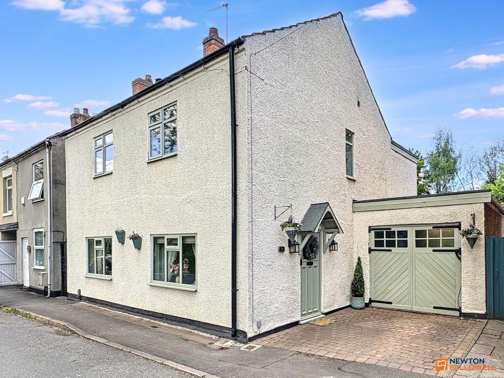 3 bed detached house for saleThe Green, 54 The Green LE67