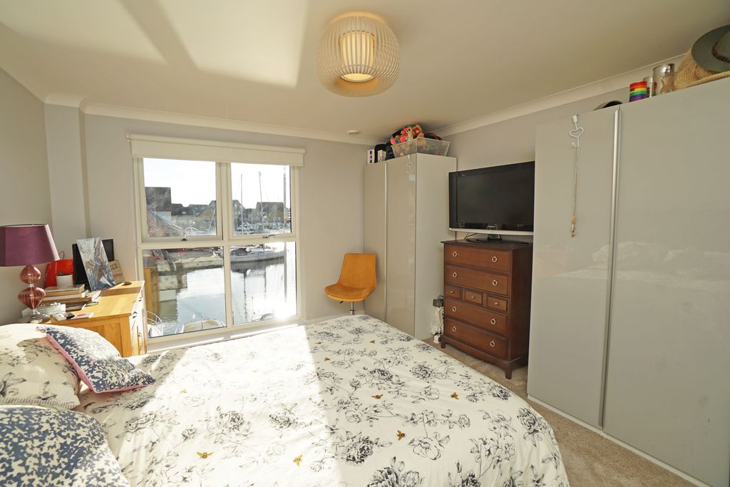 Additional image 4 of 3 bed town house for saleNewlyn Way, Port Solent PO6