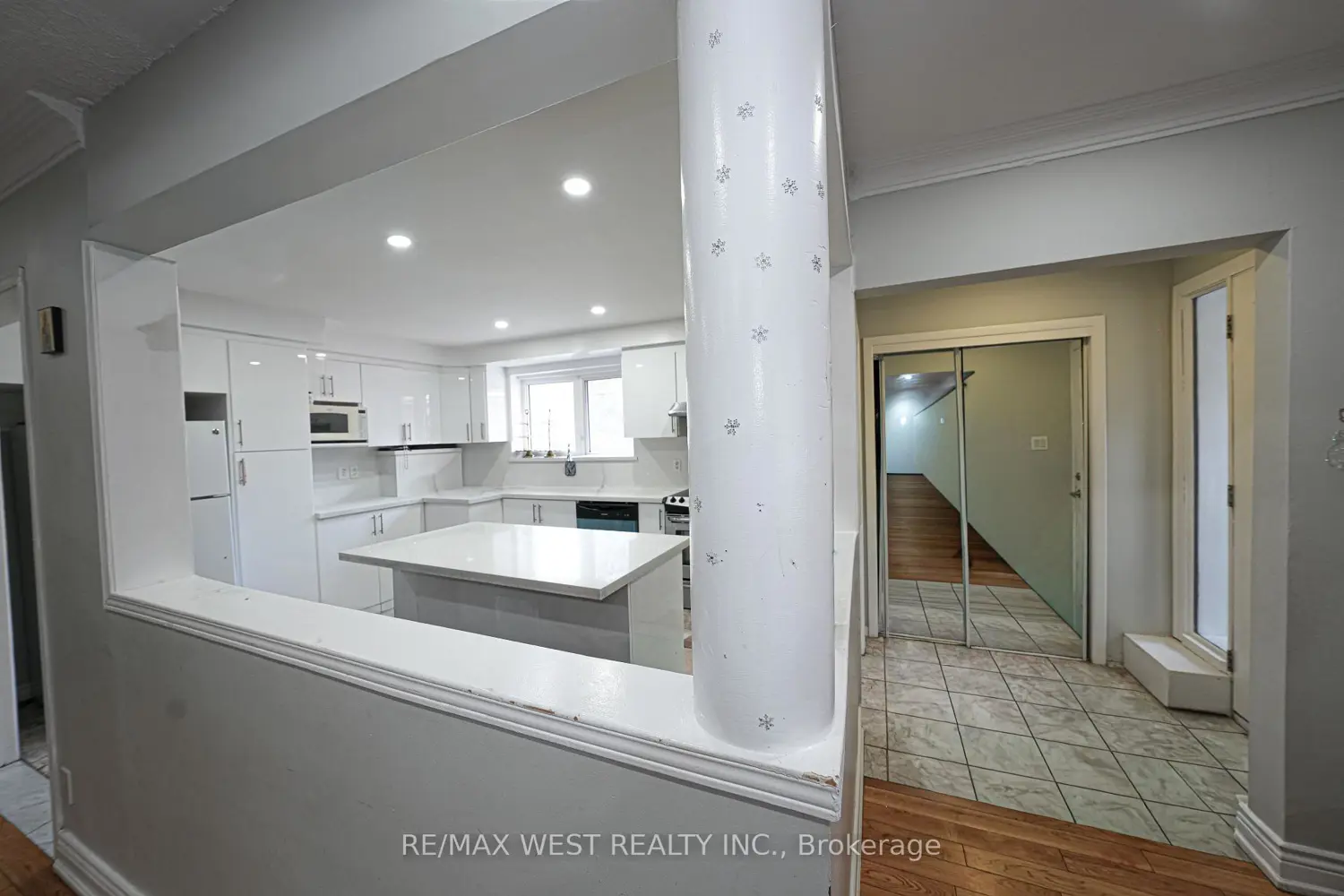 812 Kennedy Road photo 5