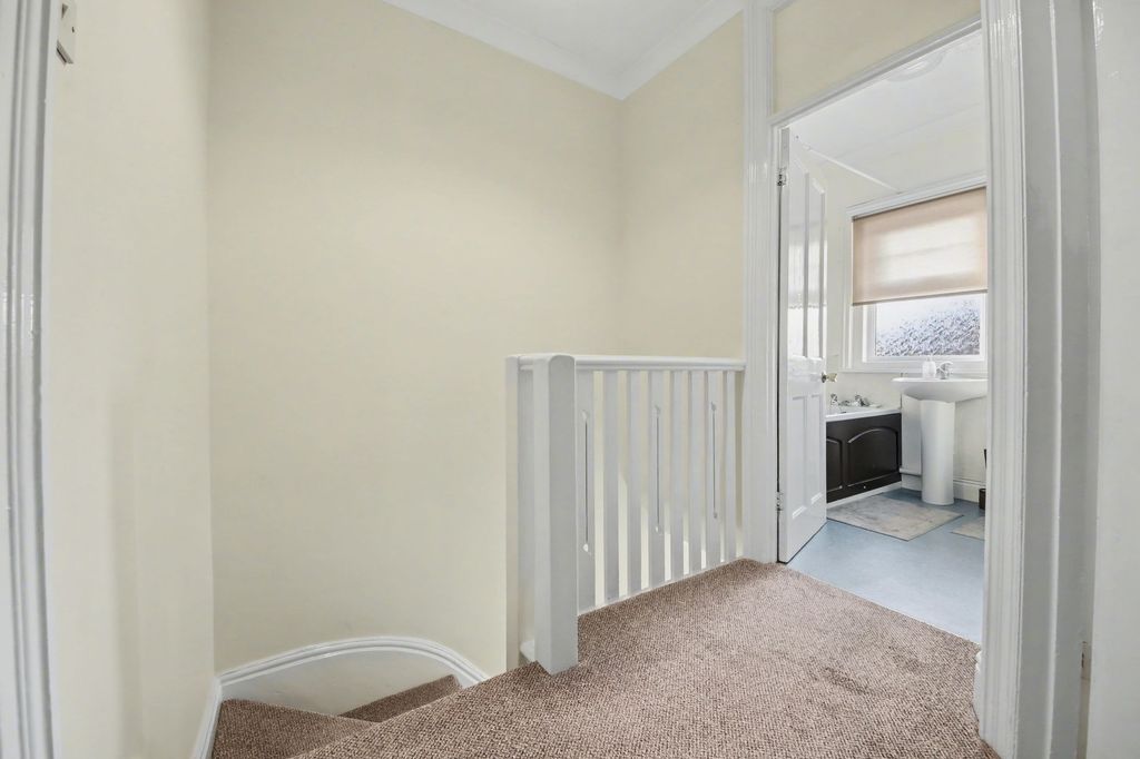 Additional image 8 of 3 bed semi-detached house for saleAsh Tree Road, Bitterne Park SO18