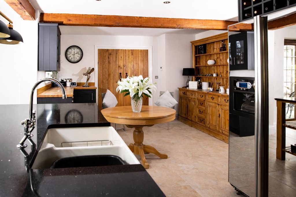 Additional image 5 of 6 bed detached house for saleWayside, Dawsons Lane, Barwell, Leicester LE9