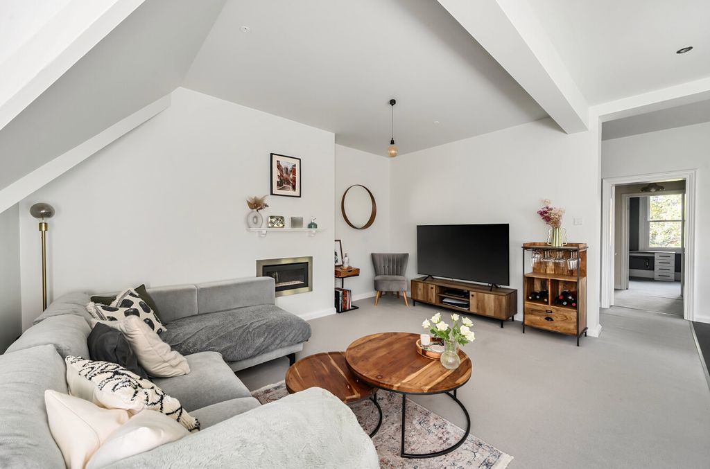 Additional image 3 of 3 bed flat for saleMerton Ford, Pages Croft, Wokingham, Berkshire RG40
