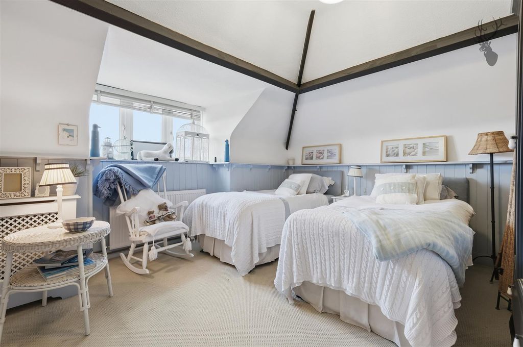 Additional image 28 of 5 bed semi-detached house for saleMonkhams Avenue, Woodford Green IG8