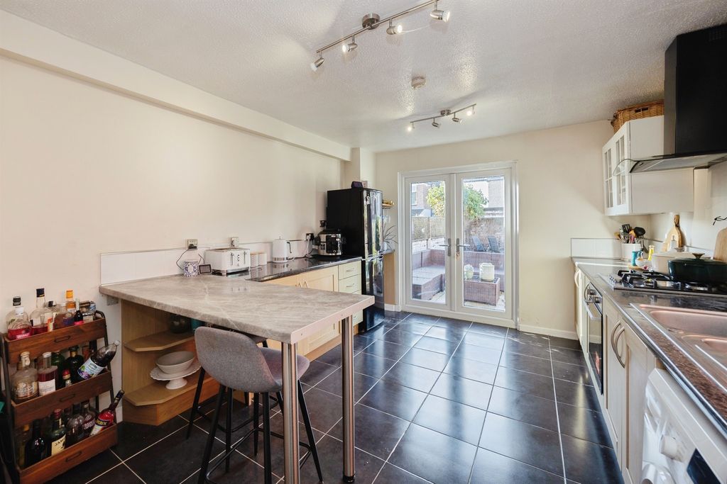 Additional image 8 of 2 bed terraced house for salePowerscourt Road, Portsmouth PO2