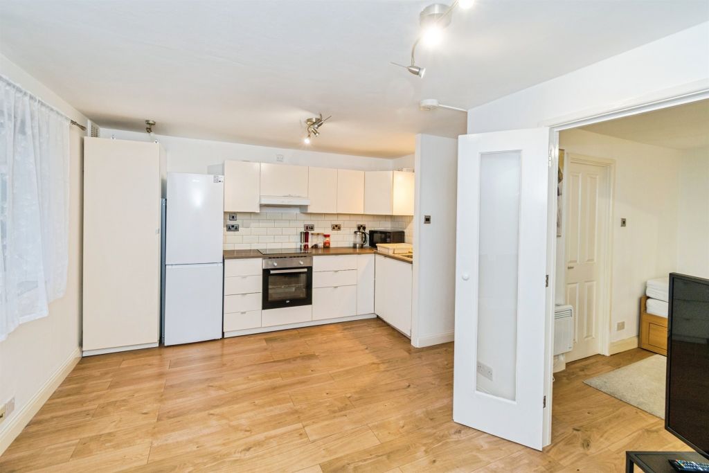 1 bed flat for saleAnson Drive, Southampton SO19 photo 3