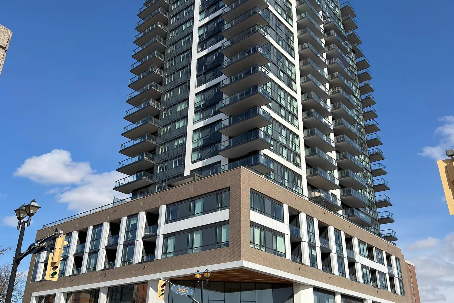 Additional image 3 of 2007 James Street 414