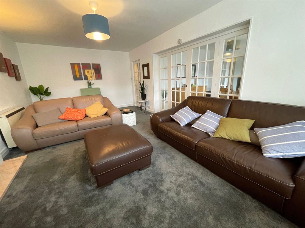 Additional image 6 of 2 bed flat for saleQueens Road, Wilmslow, Cheshire SK9