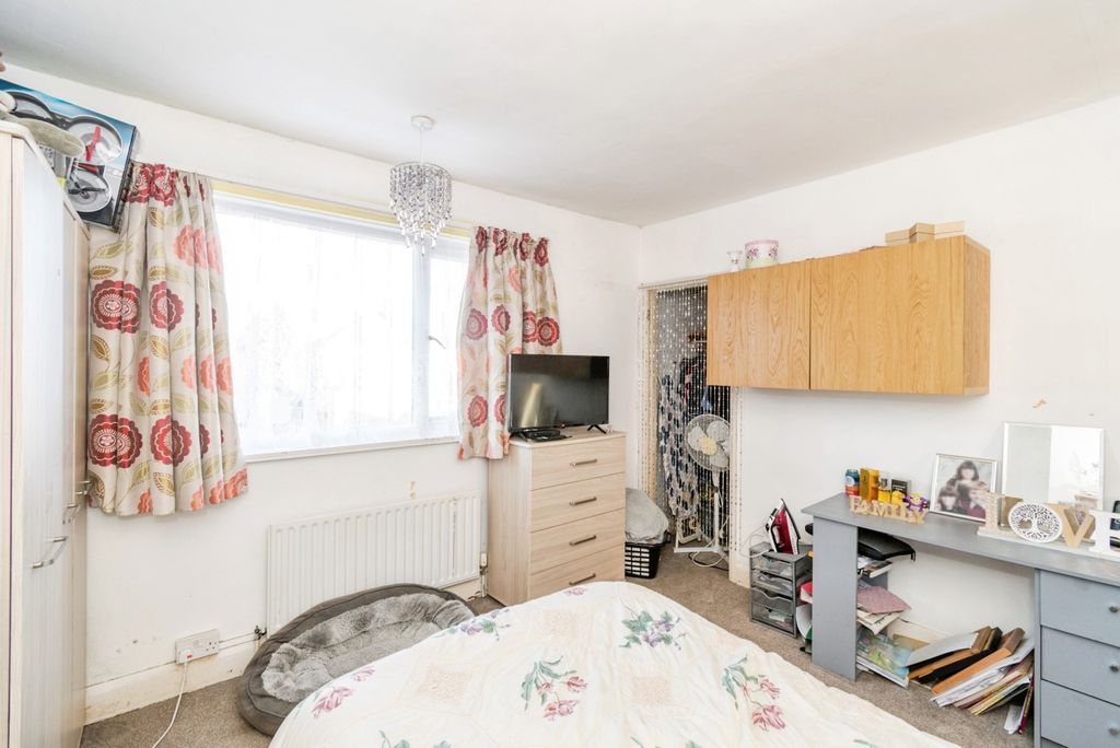 Additional image 10 of 3 bed semi-detached house for saleWarren Crescent, Southampton, Hampshire SO16