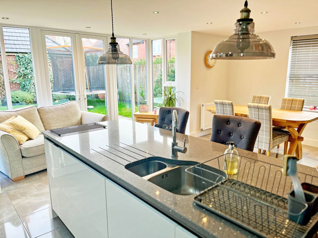 Additional image 6 of 4 bed detached house for saleGreen Hedge Lane, Leicester LE7