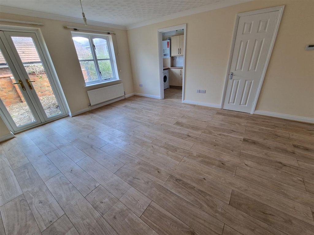 Additional image 3 of 2 bed flat for saleRose Court, Gillingham SP8