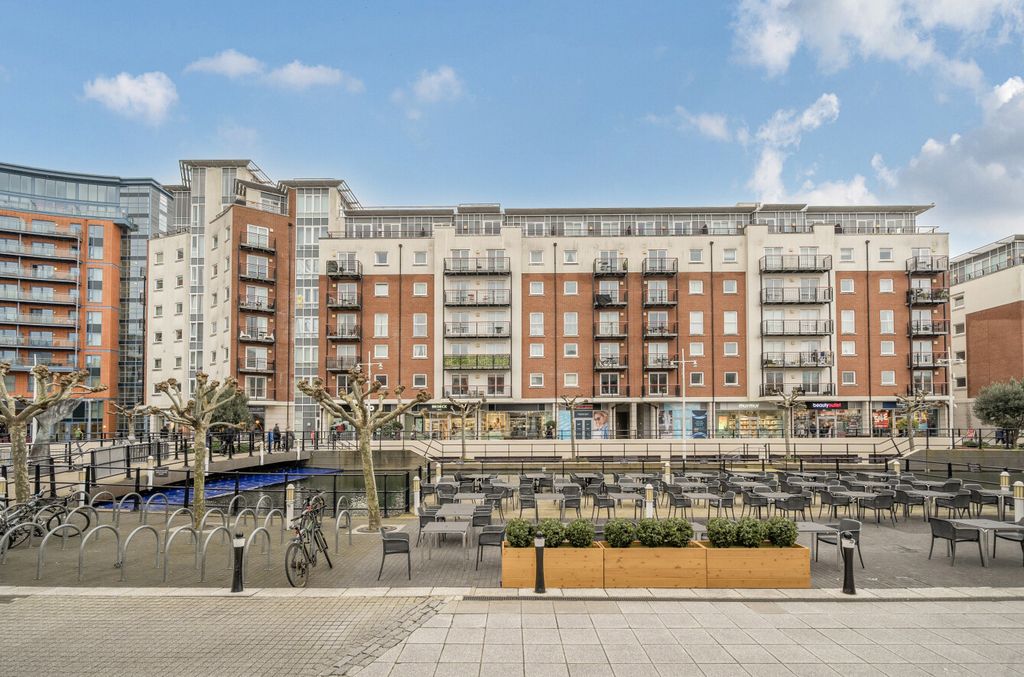 Additional image 12 of 2 bed flat for saleThe Canalside, Gunwharf Quays, Portsmouth, Hampshire PO1