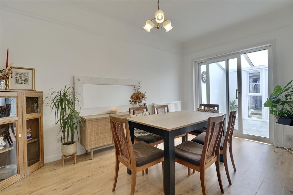 Additional image 4 of 3 bed property for saleDover Road, Portsmouth PO3