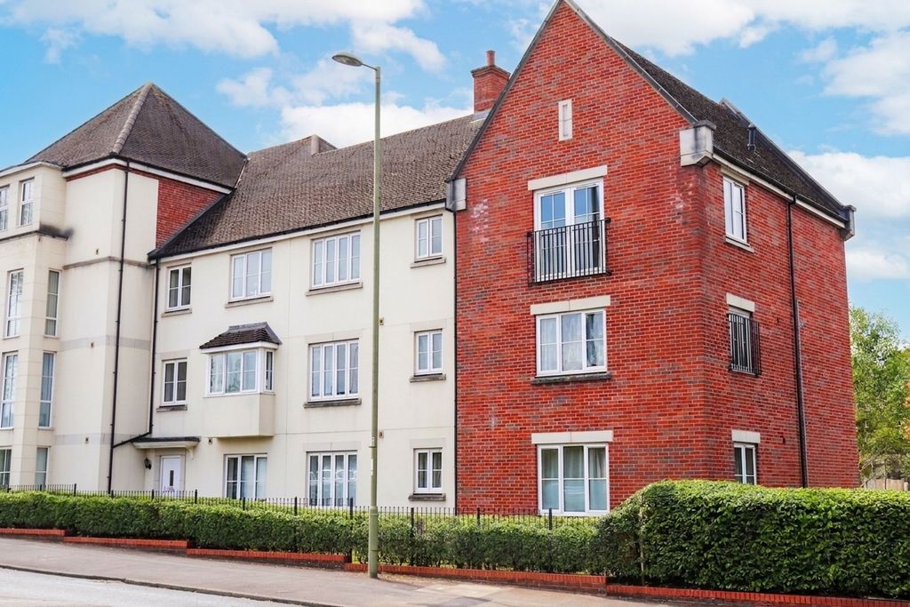 1 bed flat for saleRostron Close, West End SO18