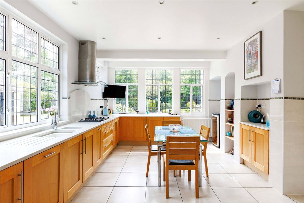 Additional image 2 of 5 bed detached house for saleThe Ridges, Finchampstead, Wokingham RG40