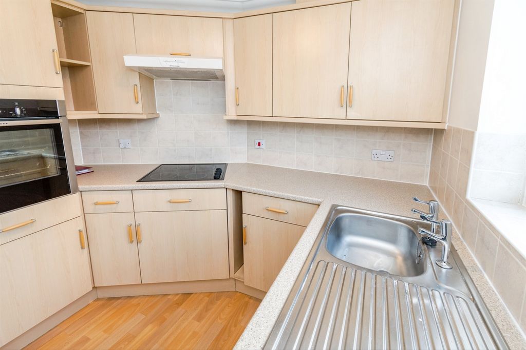 Additional image 7 of 2 bed flat for saleHighfield Lane, Southampton SO17