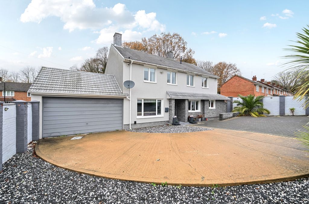 5 bed end terrace house for saleCheriton Avenue, Harefield, Southampton, Hampshire SO18