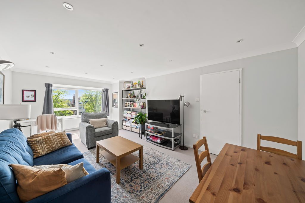 Additional image 3 of 2 bed flat for saleThe Avenue, Worcester Park KT4