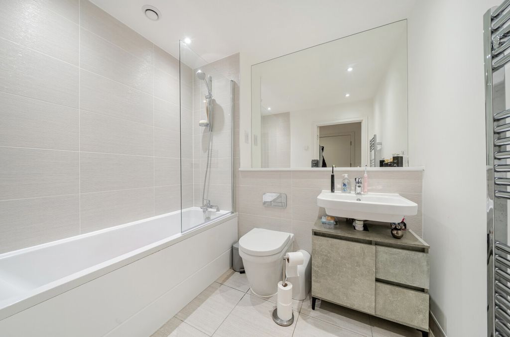 2 bed flat for saleThomas Blake Avenue, Southampton, Hampshire SO14 photo 5
