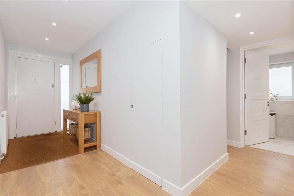Additional image 14 of 3 bed flat for saleWallace Avenue, Worthing BN11
