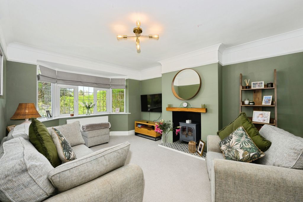 Additional image 2 of 4 bed semi-detached house for saleSalmons Lane, Whyteleafe CR3