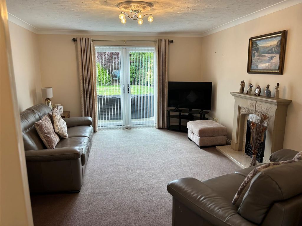 Additional image 5 of 4 bed detached house for saleFriern Walk, Wickford SS12