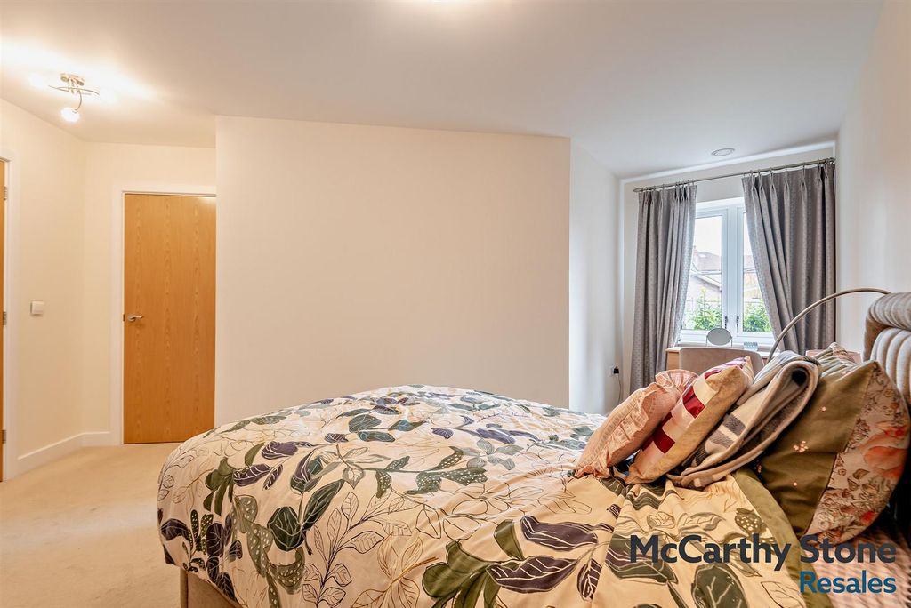 Additional image 7 of 2 bed flat for saleHampton Place, Hampton Close, Shirley, Southampton SO15