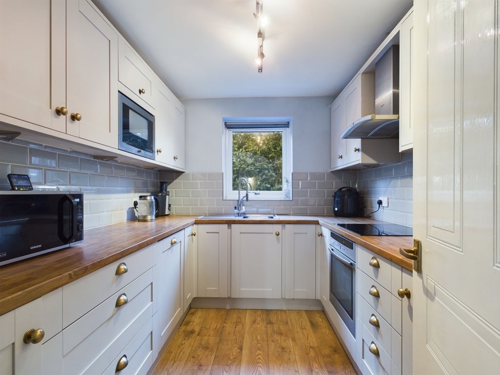 Additional image 5 of 2 bed flat for saleKnutsford Road, Wilmslow SK9