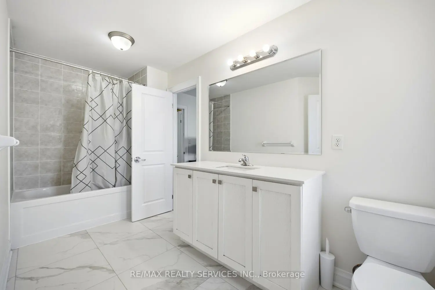 Additional image 16 of 15 Farringdon Crescent