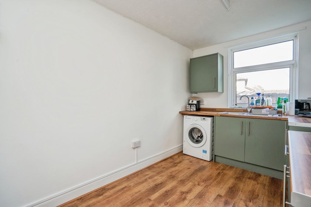 Additional image 15 of 1 bed flat for saleLondon Road, Portsmouth, Hampshire PO2