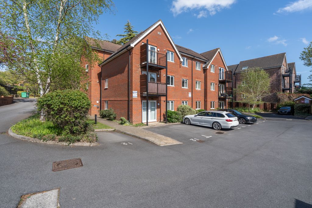 2 bed flat for saleProvidence Hill, Bursledon SO31