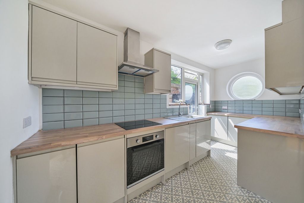 Additional image 4 of 3 bed detached house for saleNew Barn Lane, Whyteleafe CR3