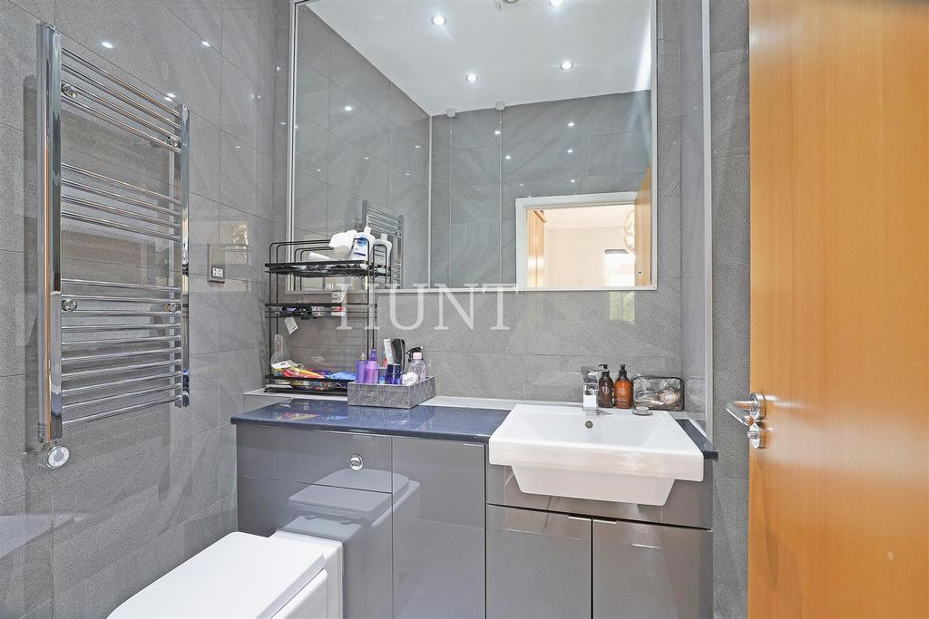 Additional image 16 of 4 bed flat for saleThe Manor, Repton Park, Woodford Green, Essex IG8