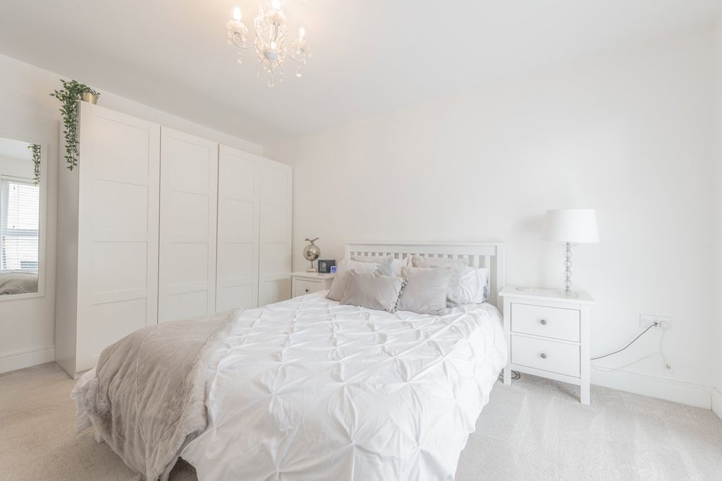 Additional image 8 of 2 bed flat for saleRiverside House, Thomas Blake Avenue, Southampton SO14