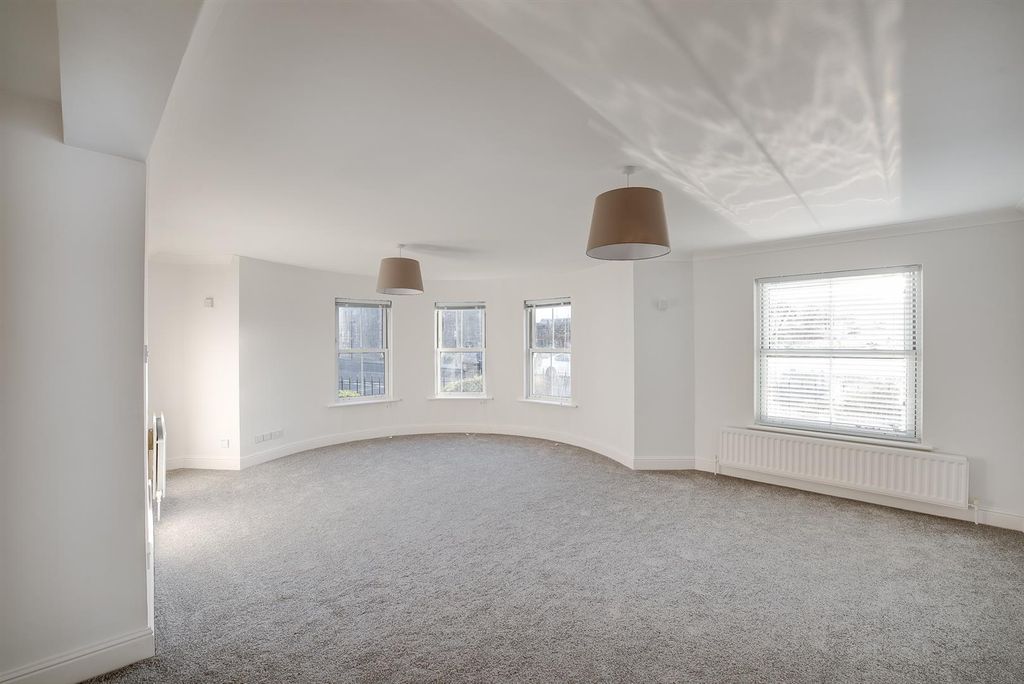 Additional image 3 of 2 bed flat for saleWhite Hart Road, Portsmouth PO1
