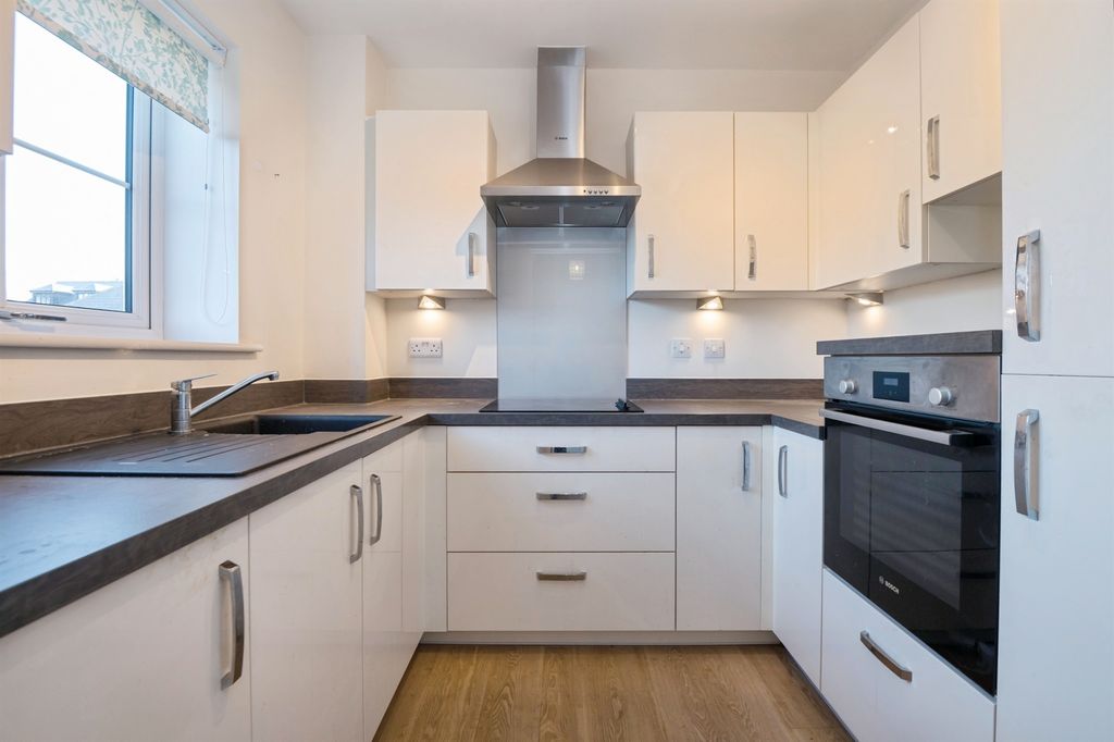 Additional image 4 of 2 bed flat for saleHampton Close, Southampton SO15