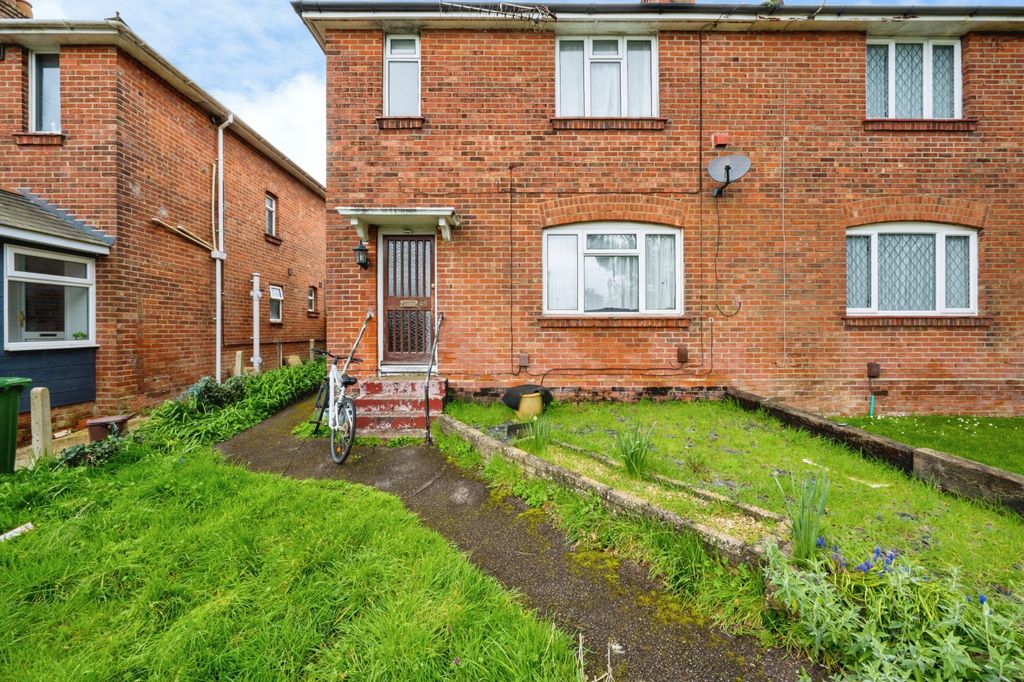 Additional image 2 of 4 bed semi-detached house for saleWoodcote Road, Southampton SO17