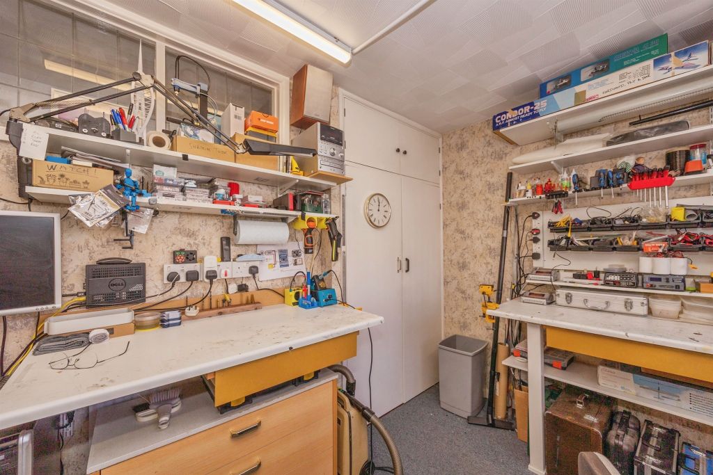 Additional image 39 of 3 bed semi-detached house for saleSeaway Crescent, Southsea PO4
