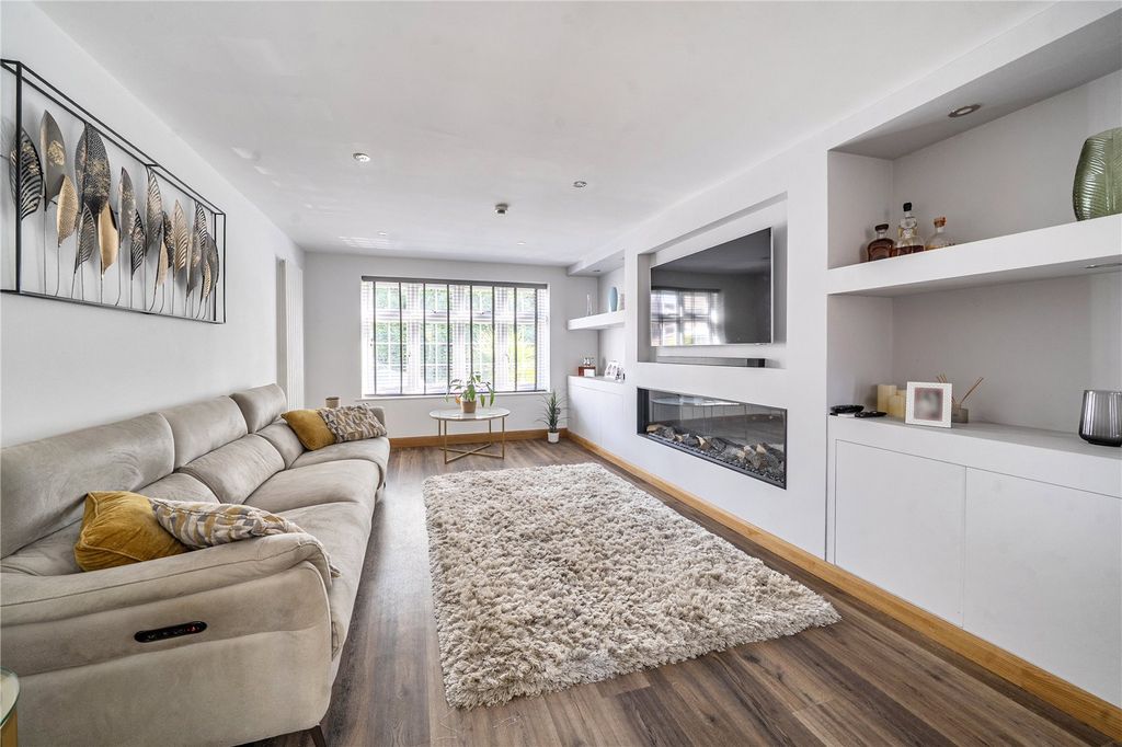 Additional image 2 of 5 bed link detached house for saleLower Canes, Yateley, Hampshire GU46