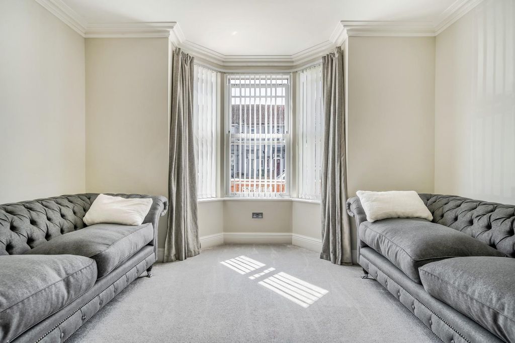 Additional image 7 of 3 bed property for saleLangstone Road, Portsmouth PO3
