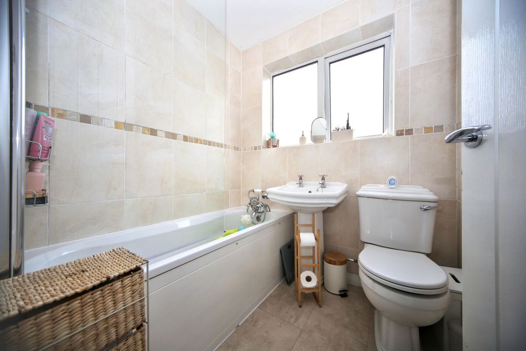 Additional image 18 of 3 bed semi-detached house for salePetworth Avenue, Wigan WN3
