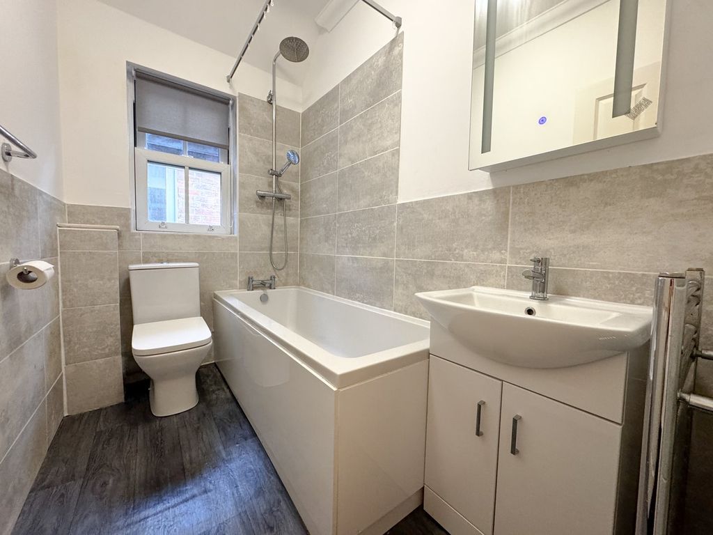 Additional image 10 of 1 bed flat for saleHigh Street, Wimborne BH21