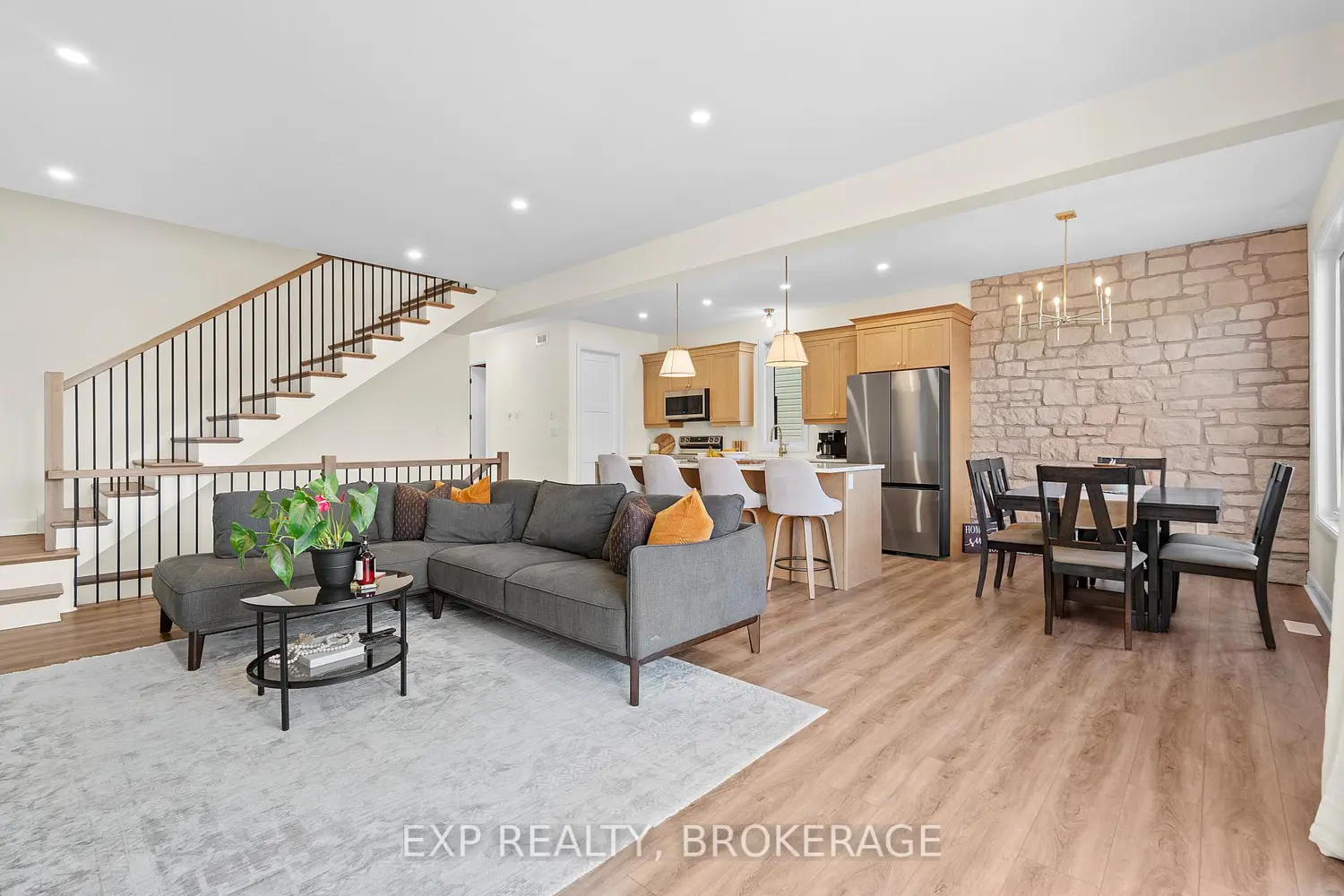 121 Creighton Drive photo 5