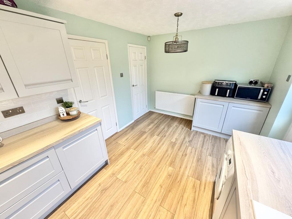 Additional image 5 of 3 bed semi-detached house for saleWarner Close, Whetstone, Leicester LE8