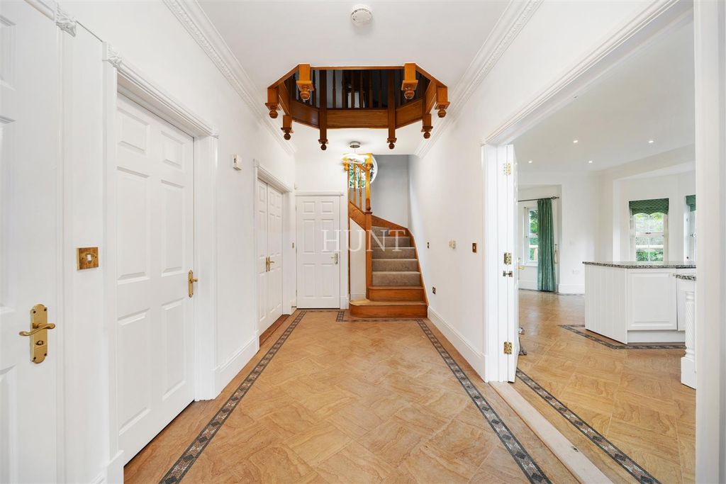 Additional image 8 of 6 bed detached house for saleRegents Drive, Repton Park, Woodford Green, Essex IG8