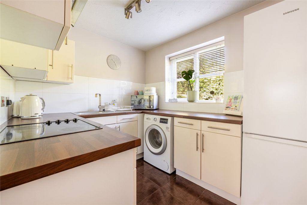Additional image 4 of 1 bed flat for saleSt Johns, Woking, Surrey GU21